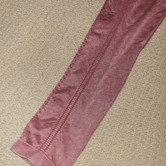 Dusty Rose Detailed Seamless Yoga Set - Picture 9 of 12